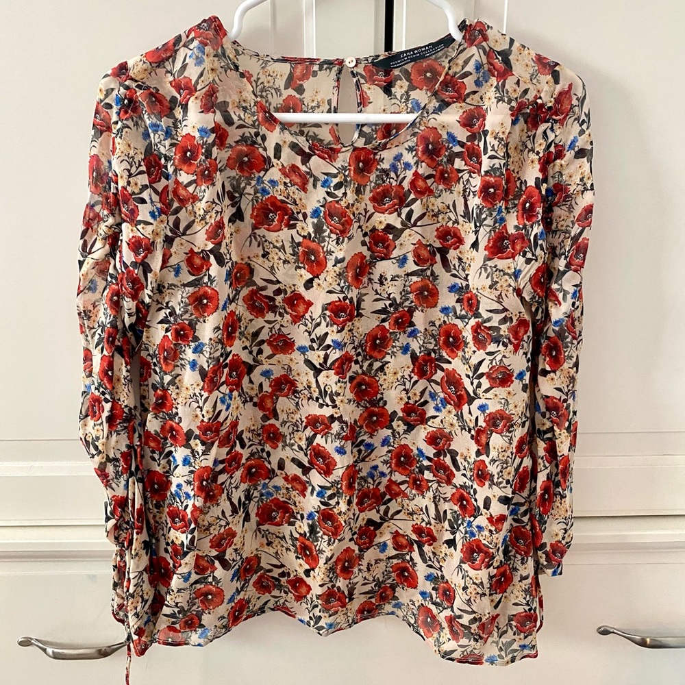 Zara top, Size S, ruched sleeves